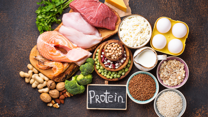 Tiêu thụ các loại thịt như gà, heo hay bò sẽ giúp bổ sung lượng protein cần thiết